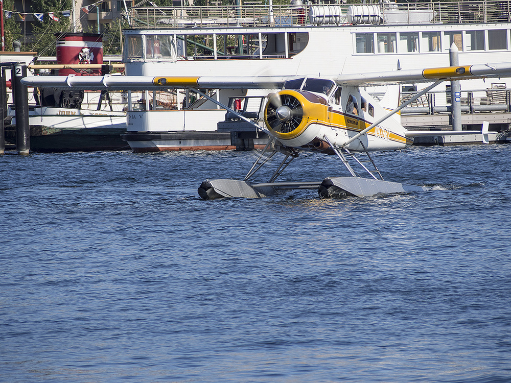 When in Sydney, catch an exclusive seaplane to a gourmet lunch spot or even a spa session! Photo credit: Photo Pin
