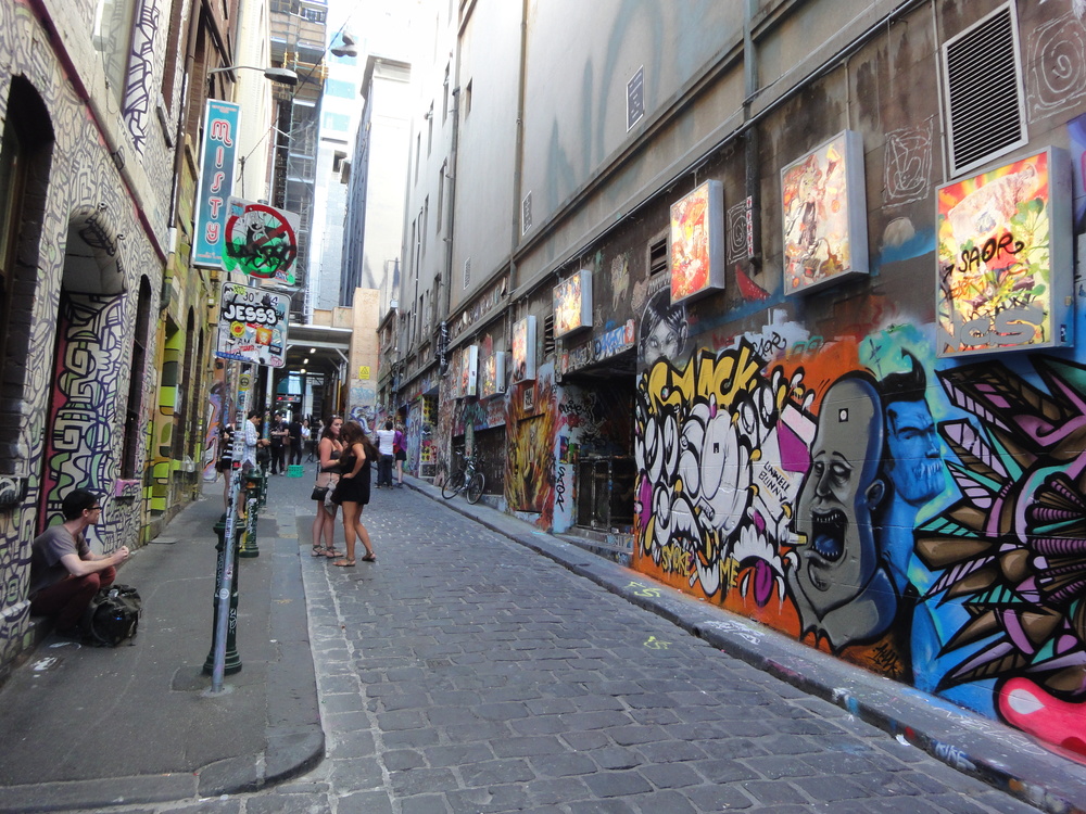 Local street art and laneway tours fair well in The Best Things in Life are Free's travel tips.